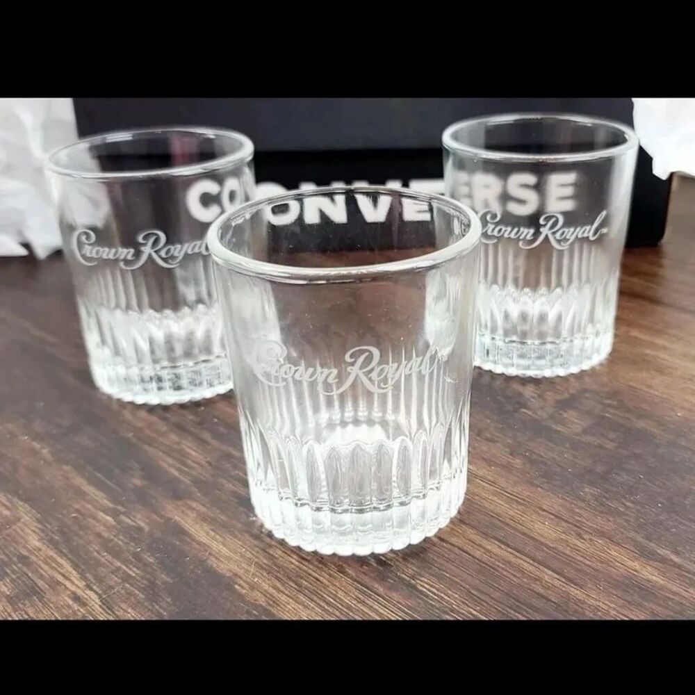 Set Of 3 Glass Crown Royal glasses Etched Logo Collectors whiskey tumblers Bar